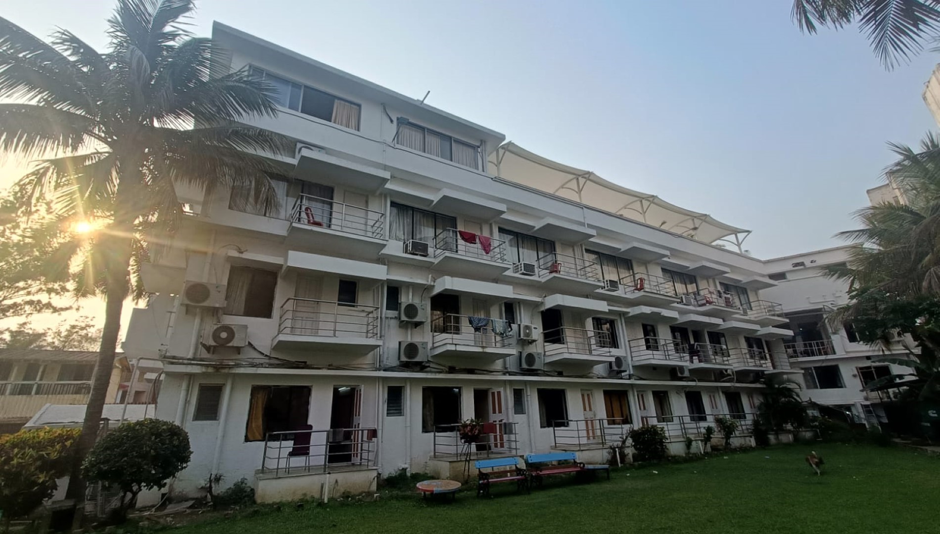 Hotel Dolphin